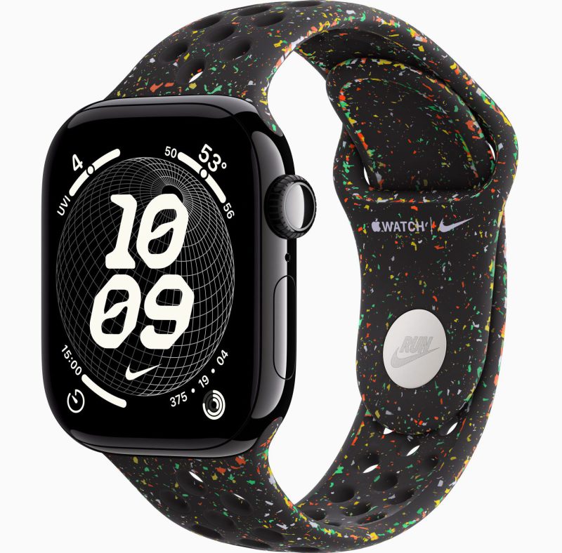 MGAE4ref_VW_34FR+watch-case-42-aluminum-jetblack-nc-s11_VW_34FR+watch-face-42-nike-sport-midnightblack-s11_VW_34FR_GEO_US