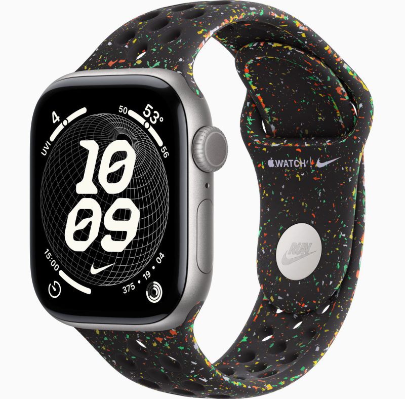 MGAE4ref_VW_34FR+watch-case-42-aluminum-spacegray-nc-s11_VW_34FR+watch-face-42-nike-sport-midnightblack-s11_VW_34FR_GEO_US